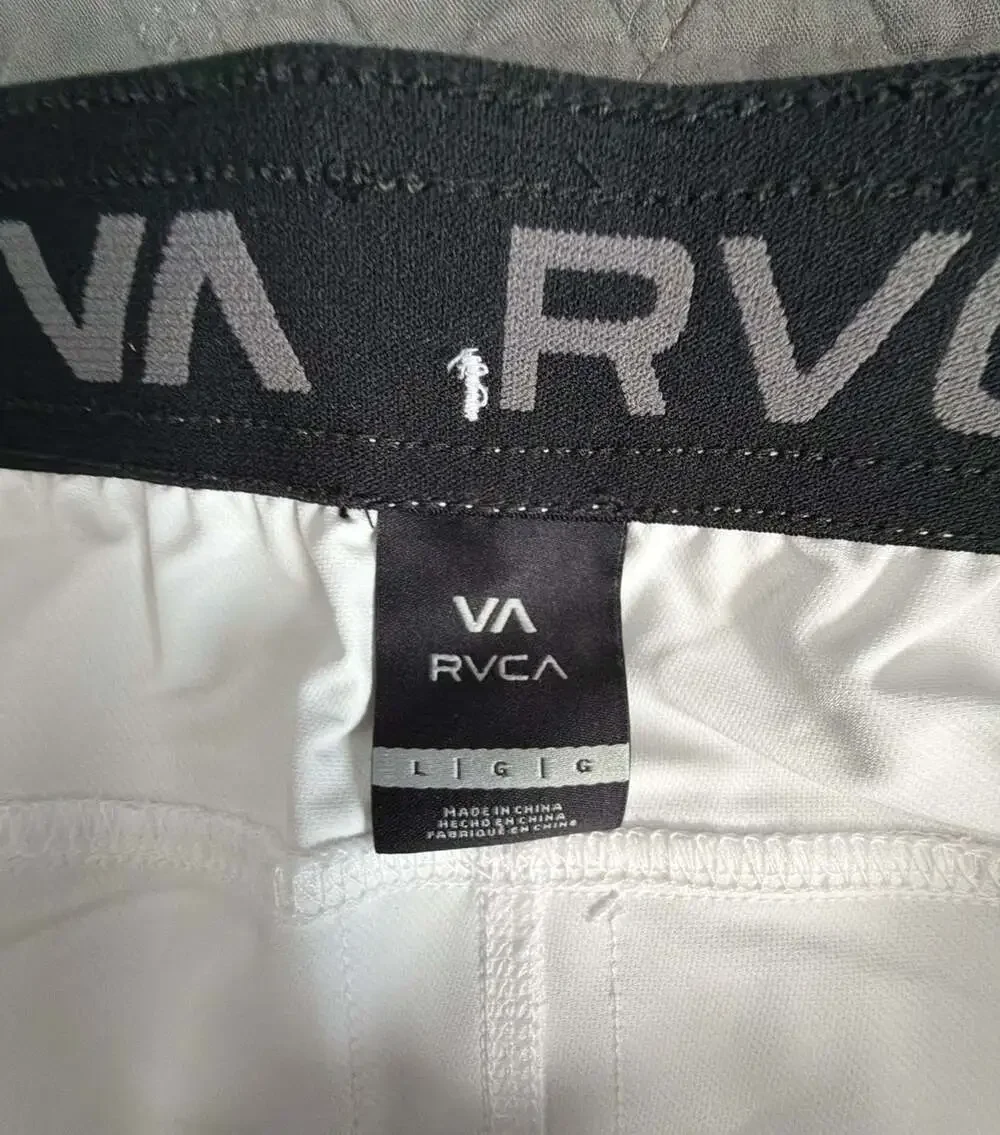 Men’s Large- RVCA Grappler 17” Fight Shorts AVYWS00173 White